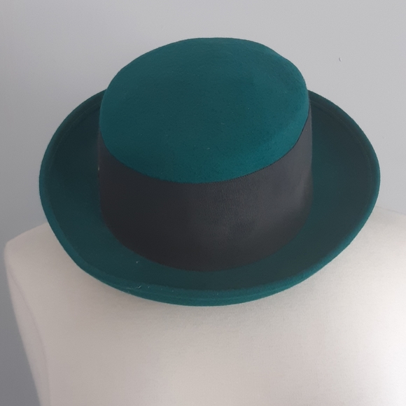 WPL Women's  hat 100% Wool - Picture 2 of 8